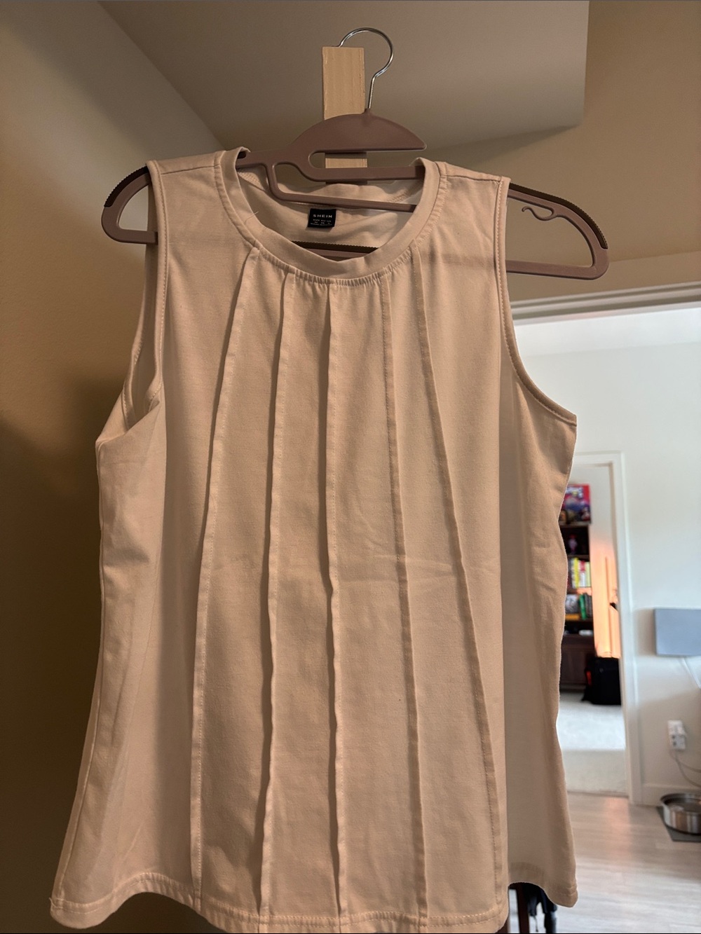 Sleeveless Pleated Tank Top - Cream